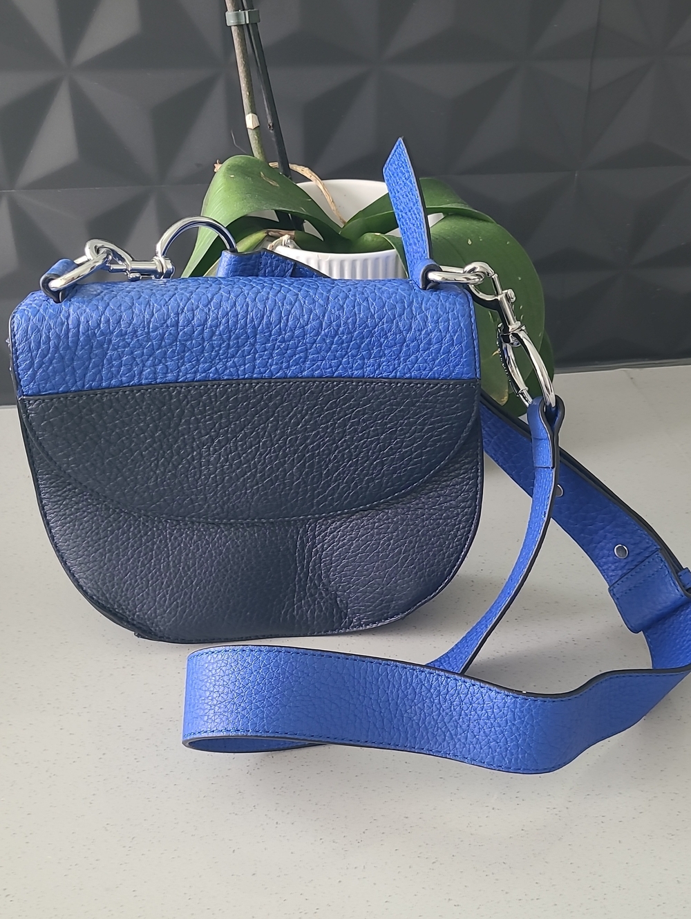 Vince Camuti Two-Tone Blue Leather Crossbody Bag - Navy and Royal Blue